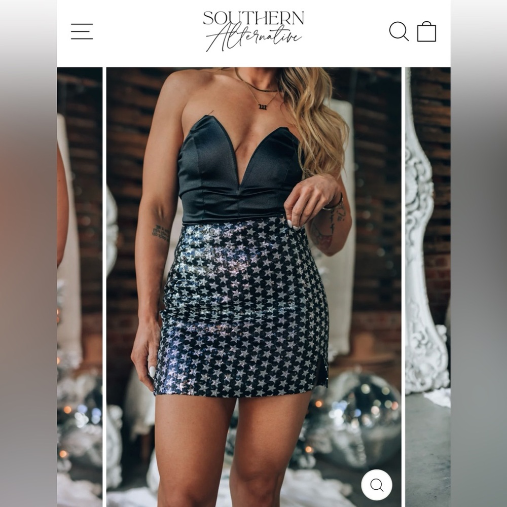 Cutest skirt! Never worn. Size medium.